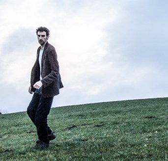 Solostück "Gratwanderung" von und mit Stefan Reiser. Foto: Reiser.